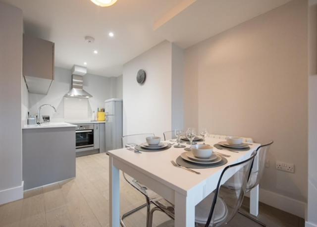 S/King Bed One Bedroom Flat Brentwood Esterno foto